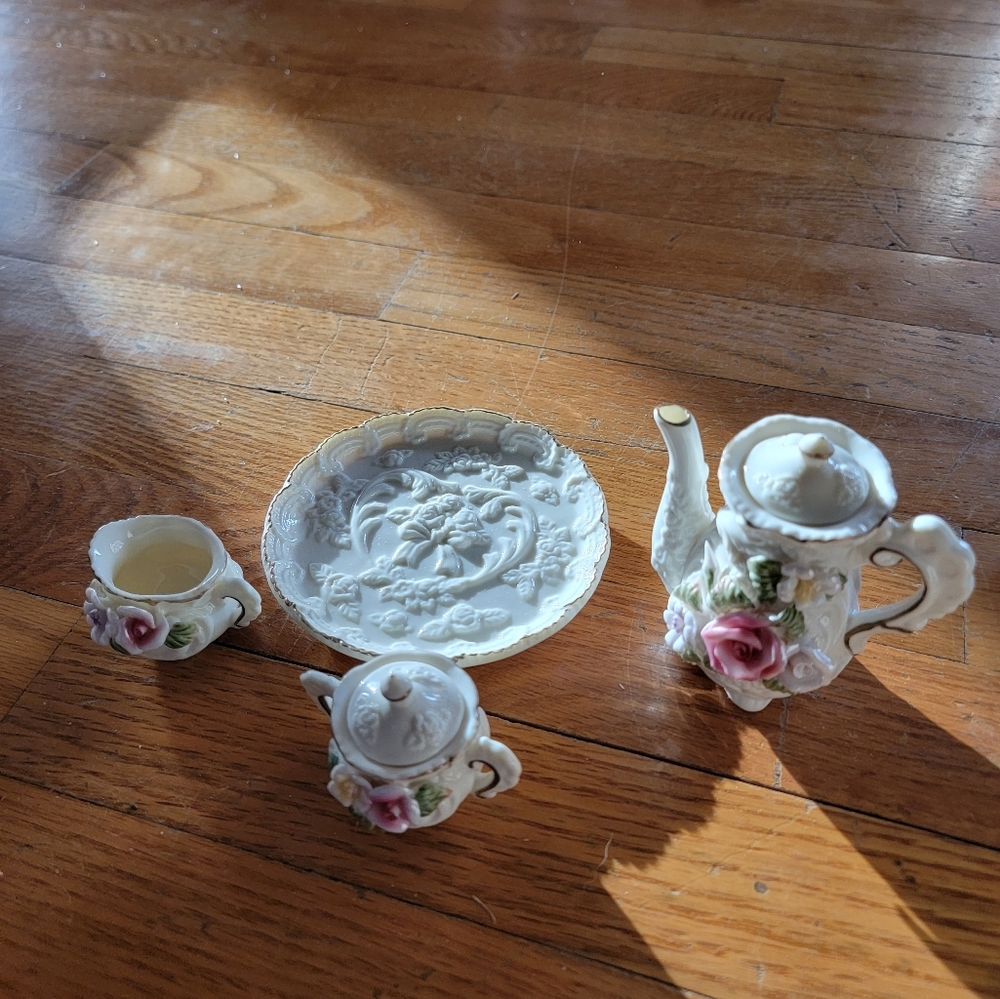 Miniature tea set